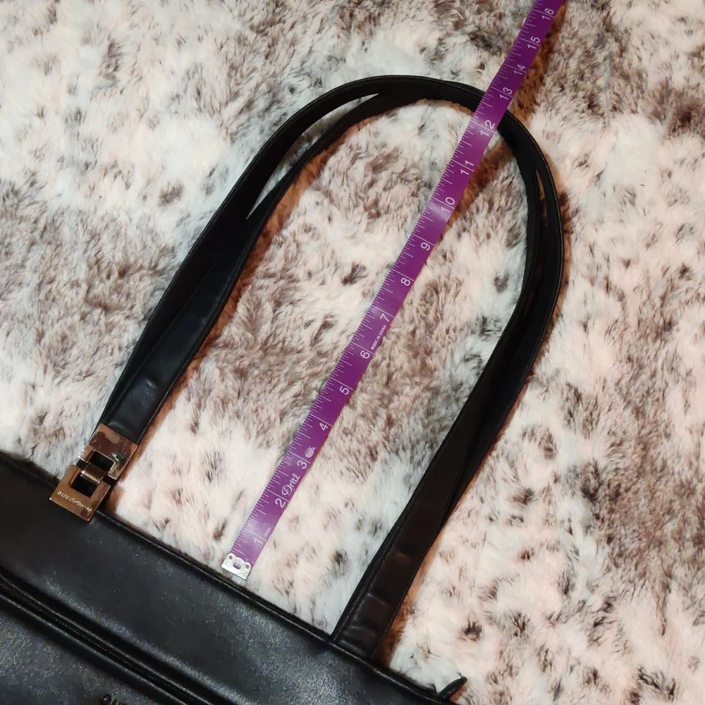 Liz Claiborne Black Leather Shoulder Bag - Picture 11 of 11